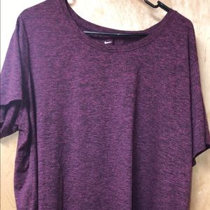 Plus size Nike active top